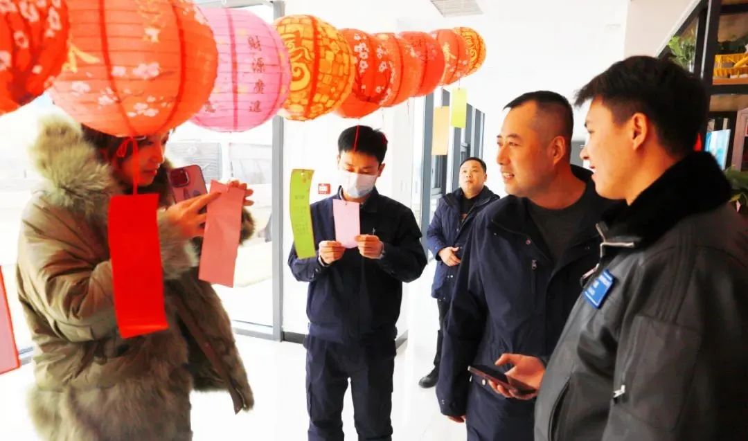 元宵齊樂，情暖園區(qū)——陜西直升機(jī)產(chǎn)業(yè)發(fā)展園舉辦元宵節(jié)游園喜樂會